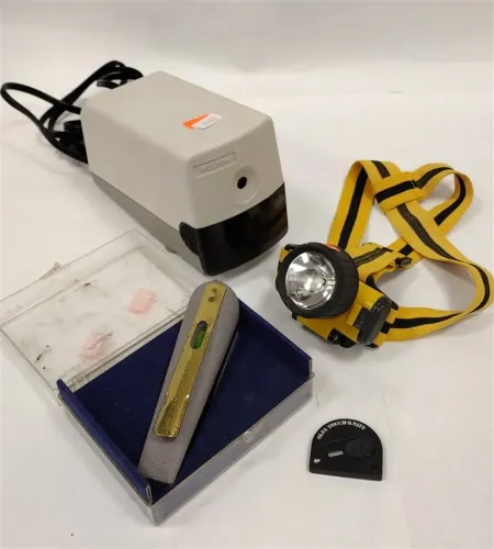 BOSTON STAPLER, CRAFTSMAN POCKET LEVEL, LIGHT, KNIFE