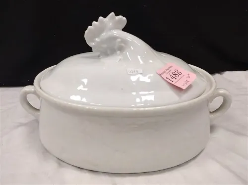 LARGE WHITE PORCELAIN ROASTER WITH CHICKEN LID